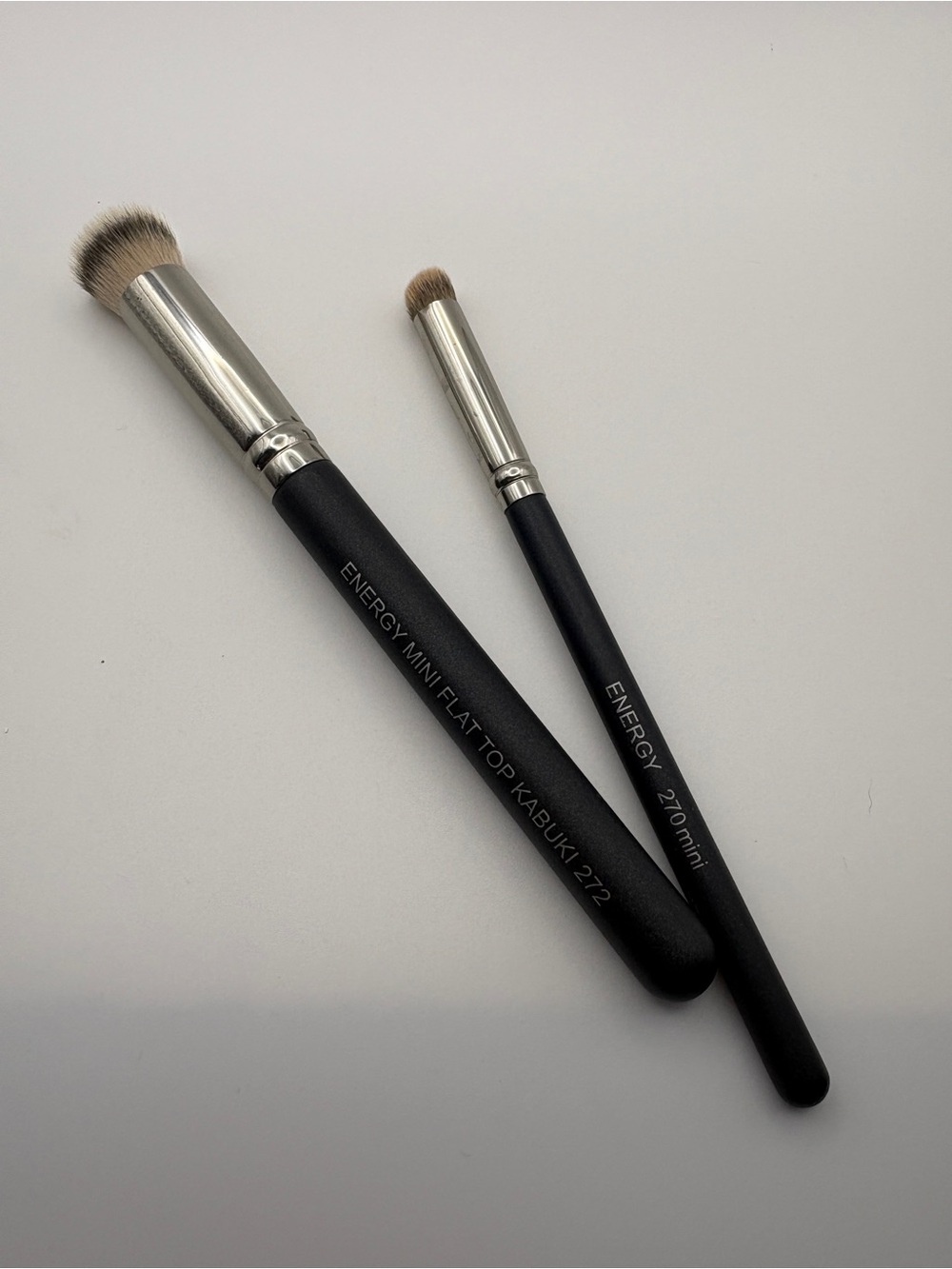 Energy  concealer brush set 270 mini precision brush & 272 mini flat top kabuki